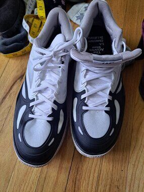 11.5 men shoes Reebok Engine A basketball shoes, specifi